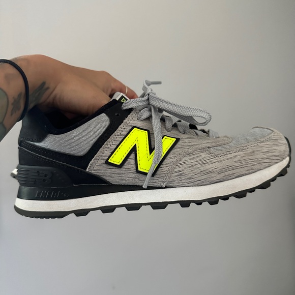 NEW BALANCE  574 gray and green women size 6.5 - Picture 8 of 8